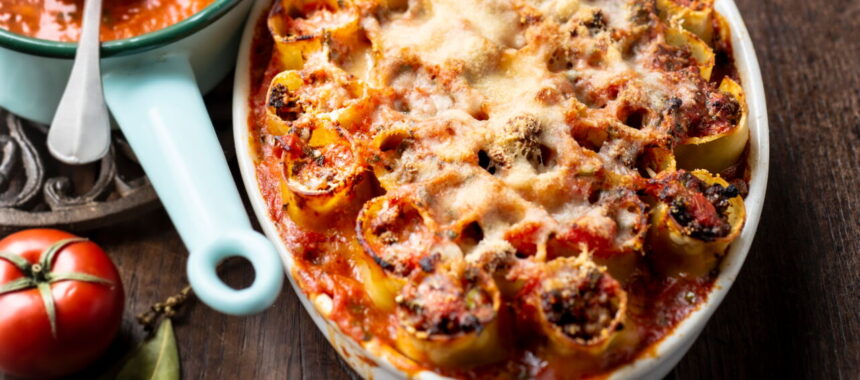 Cannelloni Gratin with Tomato Sauce