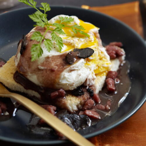 Maman's Poached Eggs in Red Wine Sauce