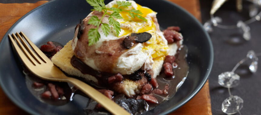 Maman’s Poached Eggs in Red Wine Sauce