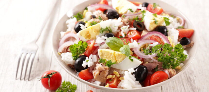 Quick and Easy Rice, Egg, Tuna, and Tomato Salad