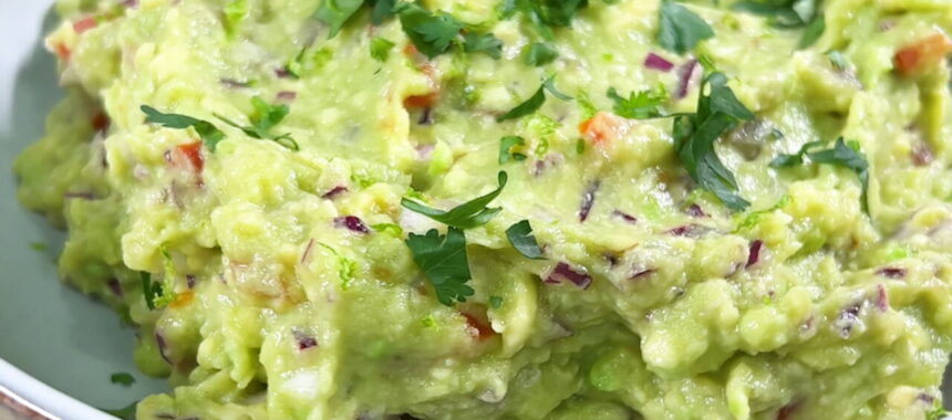 Authentic Mexican Guacamole